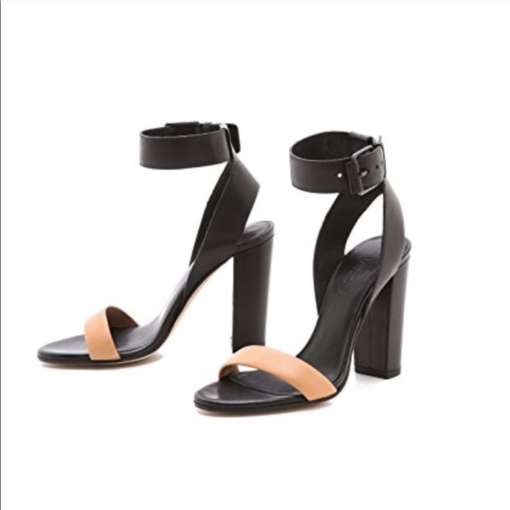 Amazing condition Vince heels size 9M